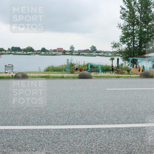 21.06.2025 - 27. Vierlanden-Triathlon H.Heesch http://msf.ph/oto/8007813 15.06.2025 13:26:10 Radfahren 1101, 1117, 1126, 1304, 1315 meine-sportfotos.de
