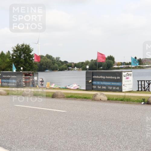 21.06.2025 - 27. Vierlanden-Triathlon H.Heesch http://msf.ph/oto/8007818 15.06.2025 12:11:16 Radfahren 760, 761 meine-sportfotos.de