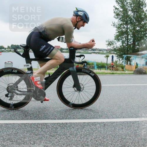 21.06.2025 - 27. Vierlanden-Triathlon H.Heesch http://msf.ph/oto/8007831 15.06.2025 13:26:11 Radfahren 1117, 1126, 1149, 1304, 1315 meine-sportfotos.de