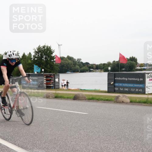 15.06.2025 - 27. Vierlanden-Triathlon H.Heesch http://msf.ph/oto/8007847 15.06.2025 10:45:07 Radfahren 188, 196, 233, 345, 360, 439 meine-sportfotos.de