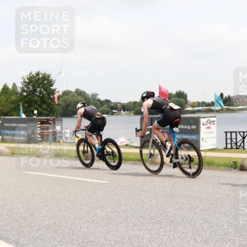 21.06.2025 - 27. Vierlanden-Triathlon H.Heesch http://msf.ph/oto/8007875 15.06.2025 12:11:31 Radfahren 705, 1014, 1015, 1016, 1017, 1018, 1024 meine-sportfotos.de