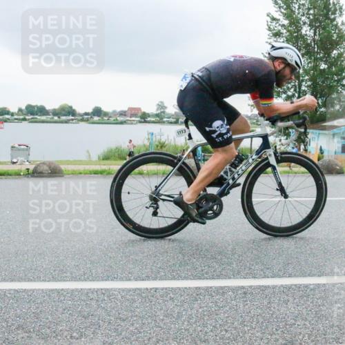 21.06.2025 - 27. Vierlanden-Triathlon H.Heesch http://msf.ph/oto/8007877 15.06.2025 13:26:25 Radfahren 1113, 1157, 1303 meine-sportfotos.de