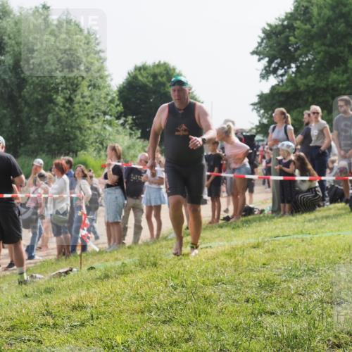 15.06.2025 - 27. Vierlanden-Triathlon KatJ http://msf.ph/oto/8007882 15.06.2025 10:06:23 Schwimmen 370, 381, 418, 447, 455 meine-sportfotos.de
