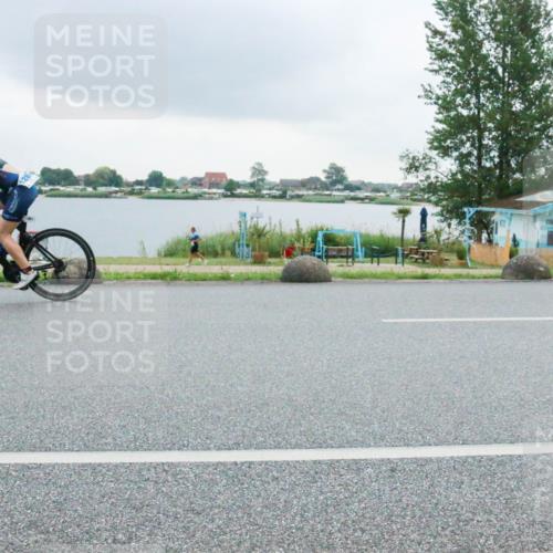 21.06.2025 - 27. Vierlanden-Triathlon H.Heesch http://msf.ph/oto/8007898 15.06.2025 13:26:28 Radfahren 1113, 1128, 1157, 1281 meine-sportfotos.de