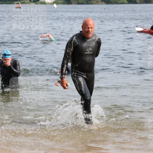 15.06.2025 - 27. Vierlanden-Triathlon Lena Gebhardt http://msf.ph/oto/8007899 15.06.2025 10:05:34 Schwimmen 366, 378, 401, 409, 413, 450, 456 meine-sportfotos.de