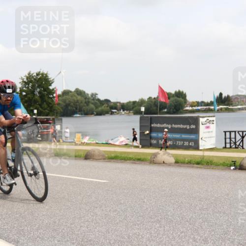 21.06.2025 - 27. Vierlanden-Triathlon H.Heesch http://msf.ph/oto/8007912 15.06.2025 12:11:37 Radfahren 740, 806, 901, 1024, 1025, 1026, 1027 meine-sportfotos.de