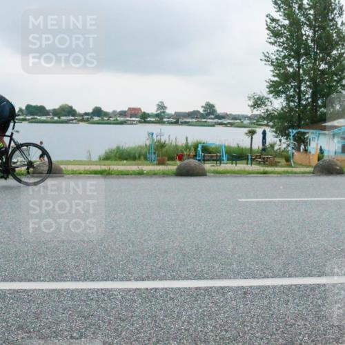 21.06.2025 - 27. Vierlanden-Triathlon H.Heesch http://msf.ph/oto/8007937 15.06.2025 13:26:30 Radfahren 1112, 1123, 1128, 1281, 1300 meine-sportfotos.de