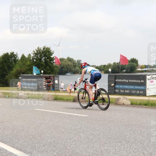 21.06.2025 - 27. Vierlanden-Triathlon H.Heesch http://msf.ph/oto/8007938 15.06.2025 12:11:59 Radfahren 793 meine-sportfotos.de