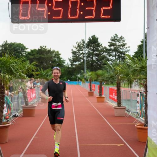 15.06.2025 - 7 Türme Triathlon Michael Strokosch http://msf.ph/oto/8007949 15.06.2025 14:50:32 Ziel 285 meine-sportfotos.de