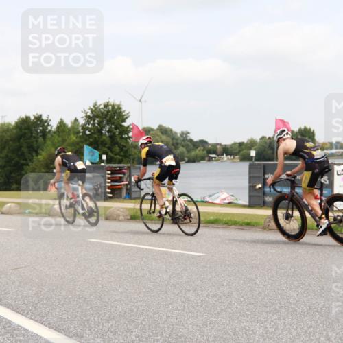 21.06.2025 - 27. Vierlanden-Triathlon H.Heesch http://msf.ph/oto/8008057 15.06.2025 12:13:26 Radfahren 727, 1034, 1035, 1037, 1038 meine-sportfotos.de