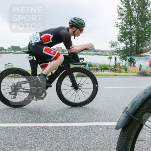 21.06.2025 - 27. Vierlanden-Triathlon H.Heesch http://msf.ph/oto/8008074 15.06.2025 13:26:38 Radfahren 1108, 1132, 1143, 1160 meine-sportfotos.de