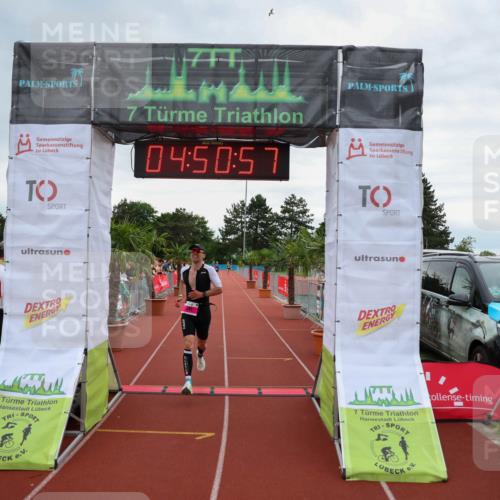 15.06.2025 - 7 Türme Triathlon Michael Strokosch http://msf.ph/oto/8008076 15.06.2025 14:50:57 Ziel 341 meine-sportfotos.de
