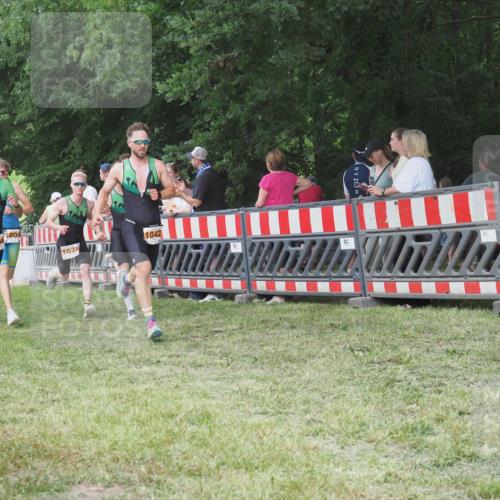 21.06.2025 - 27. Vierlanden-Triathlon KatJ http://msf.ph/oto/8008090 15.06.2025 13:02:14 Ziel 73, 727, 755, 1009, 1039, 1041, 1042, 1043 meine-sportfotos.de