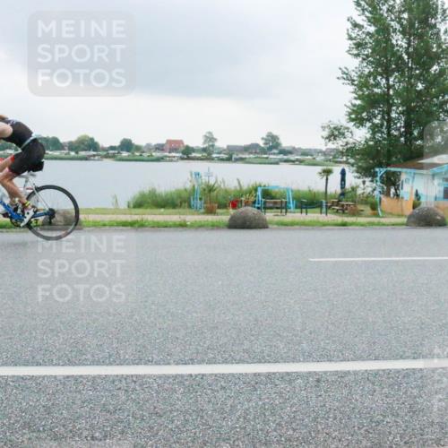 21.06.2025 - 27. Vierlanden-Triathlon H.Heesch http://msf.ph/oto/8008107 15.06.2025 13:26:42 Radfahren 1103, 1132, 1160, 1247, 1308 meine-sportfotos.de