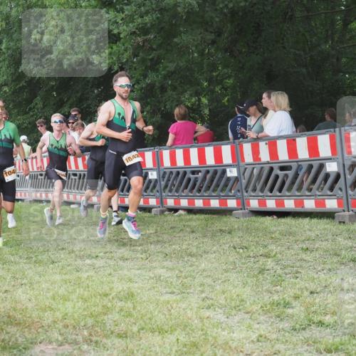 21.06.2025 - 27. Vierlanden-Triathlon KatJ http://msf.ph/oto/8008119 15.06.2025 13:02:15 Ziel 73, 727, 755, 1009, 1039, 1041, 1042, 1043 meine-sportfotos.de