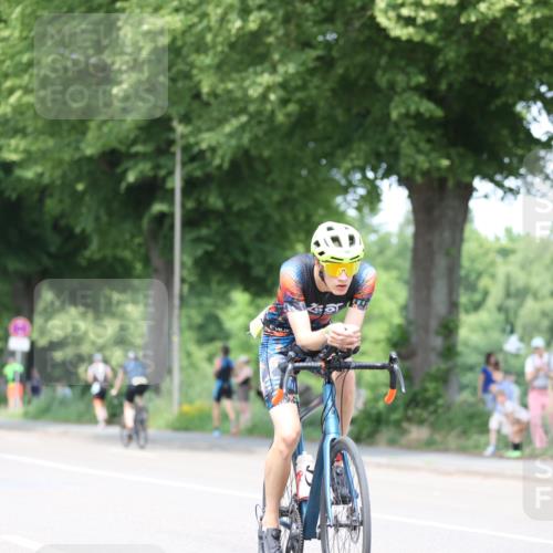 15.06.2025 - 7 Türme Triathlon Yannick Fuchs http://msf.ph/oto/8008120 15.06.2025 13:22:19 Radfahren 260, 458, 631, 803, 983 meine-sportfotos.de