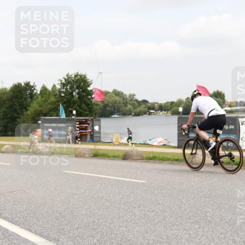21.06.2025 - 27. Vierlanden-Triathlon H.Heesch http://msf.ph/oto/8008122 15.06.2025 12:14:00 Radfahren 642, 715 meine-sportfotos.de