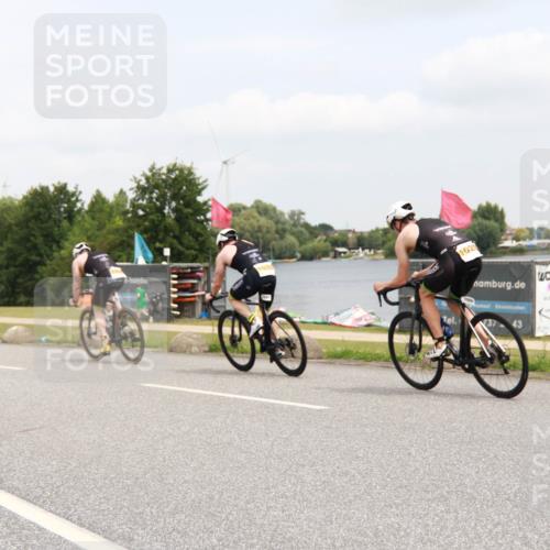 21.06.2025 - 27. Vierlanden-Triathlon H.Heesch http://msf.ph/oto/8008140 15.06.2025 12:14:19 Radfahren 741, 1029, 1031, 1032, 1033 meine-sportfotos.de
