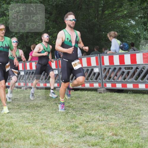 21.06.2025 - 27. Vierlanden-Triathlon KatJ http://msf.ph/oto/8008167 15.06.2025 13:02:15 Ziel 73, 727, 755, 1009, 1039, 1041, 1042, 1043 meine-sportfotos.de