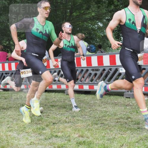 21.06.2025 - 27. Vierlanden-Triathlon KatJ http://msf.ph/oto/8008203 15.06.2025 13:02:16 Ziel 73, 727, 755, 1009, 1039, 1041, 1042, 1043 meine-sportfotos.de