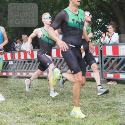 21.06.2025 - 27. Vierlanden-Triathlon KatJ http://msf.ph/oto/8008218 15.06.2025 13:02:16 Ziel 73, 727, 755, 1009, 1039, 1041, 1042, 1043 meine-sportfotos.de