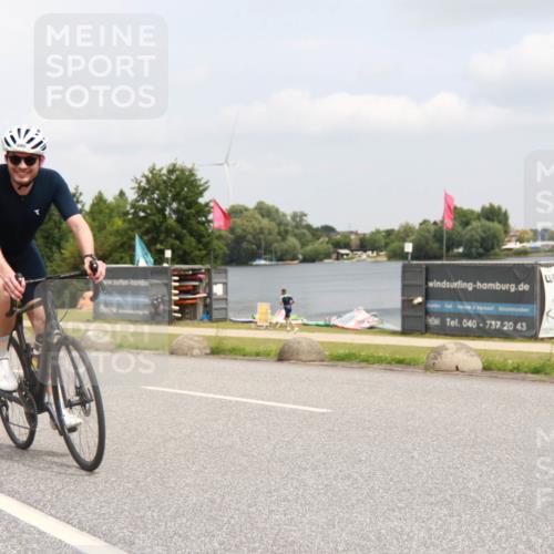 21.06.2025 - 27. Vierlanden-Triathlon H.Heesch http://msf.ph/oto/8008219 15.06.2025 12:14:59 Radfahren 207, 686, 1039, 1040, 1042, 1043 meine-sportfotos.de