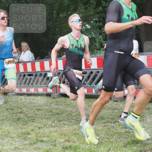 21.06.2025 - 27. Vierlanden-Triathlon KatJ http://msf.ph/oto/8008222 15.06.2025 13:02:16 Ziel 73, 727, 755, 1009, 1039, 1041, 1042, 1043 meine-sportfotos.de