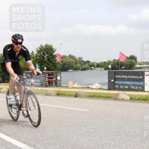 21.06.2025 - 27. Vierlanden-Triathlon H.Heesch http://msf.ph/oto/8008229 15.06.2025 12:15:05 Radfahren 868 meine-sportfotos.de