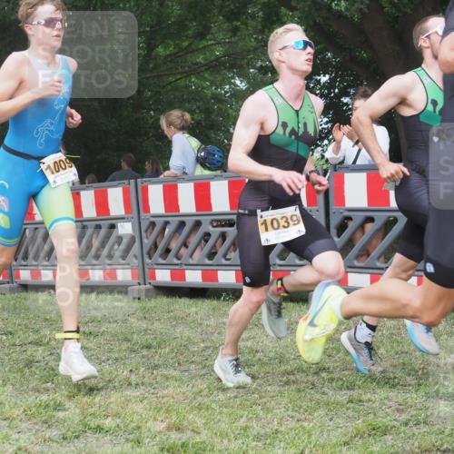 21.06.2025 - 27. Vierlanden-Triathlon KatJ http://msf.ph/oto/8008236 15.06.2025 13:02:16 Ziel 73, 727, 755, 1009, 1039, 1041, 1042, 1043 meine-sportfotos.de