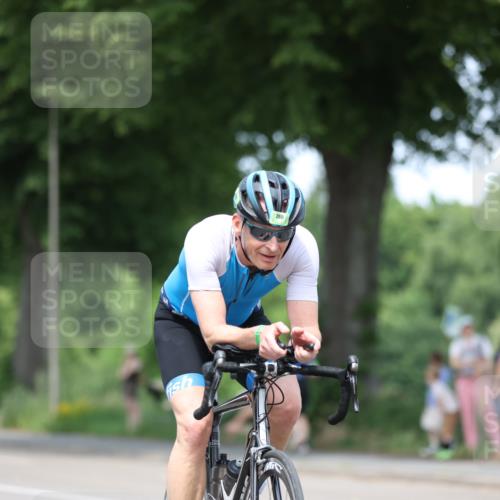 15.06.2025 - 7 Türme Triathlon Yannick Fuchs http://msf.ph/oto/8008241 15.06.2025 13:22:25 Radfahren 260, 491, 631, 803 meine-sportfotos.de