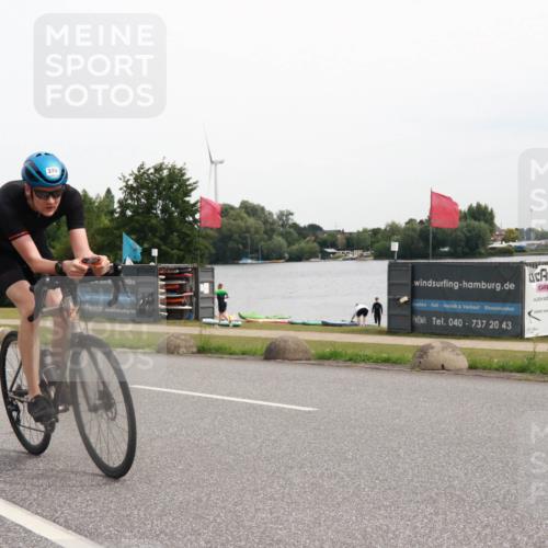 15.06.2025 - 27. Vierlanden-Triathlon H.Heesch http://msf.ph/oto/8008248 15.06.2025 10:47:10 Radfahren 68, 143, 169, 370 meine-sportfotos.de