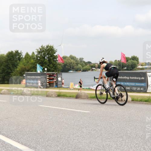 21.06.2025 - 27. Vierlanden-Triathlon H.Heesch http://msf.ph/oto/8008256 15.06.2025 12:15:23 Radfahren 643, 702, 924 meine-sportfotos.de