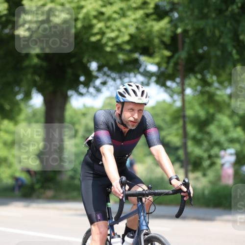 15.06.2025 - 7 Türme Triathlon Yannick Fuchs http://msf.ph/oto/8008280 15.06.2025 12:41:46 Radfahren 223, 455, 475 meine-sportfotos.de