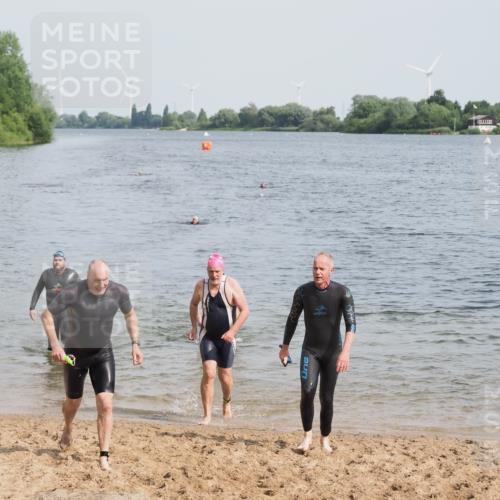21.06.2025 - 27. Vierlanden-Triathlon MichiJ http://msf.ph/oto/8008283 15.06.2026 10:08:32 Schwimmen 387, 454, 469 meine-sportfotos.de