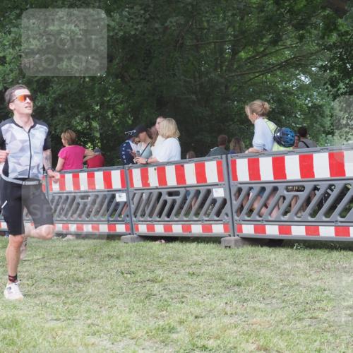 21.06.2025 - 27. Vierlanden-Triathlon KatJ http://msf.ph/oto/8008308 15.06.2025 13:02:18 Ziel 73, 727, 755, 1029, 1030, 1031, 1033 meine-sportfotos.de