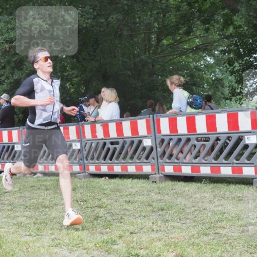 21.06.2025 - 27. Vierlanden-Triathlon KatJ http://msf.ph/oto/8008319 15.06.2025 13:02:18 Ziel 73, 727, 755, 1029, 1030, 1031, 1033 meine-sportfotos.de