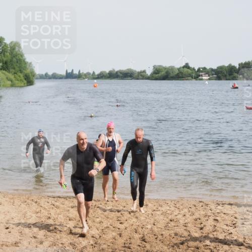 21.06.2025 - 27. Vierlanden-Triathlon MichiJ http://msf.ph/oto/8008322 15.06.2026 10:08:33 Schwimmen 387, 454, 469 meine-sportfotos.de