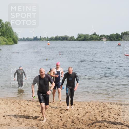 21.06.2025 - 27. Vierlanden-Triathlon MichiJ http://msf.ph/oto/8008328 15.06.2026 10:08:33 Schwimmen 387, 454, 469 meine-sportfotos.de