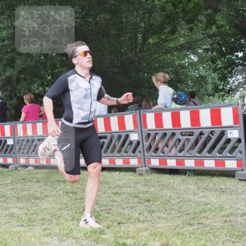 21.06.2025 - 27. Vierlanden-Triathlon KatJ http://msf.ph/oto/8008330 15.06.2025 13:02:18 Ziel 73, 727, 755, 1029, 1030, 1031, 1033 meine-sportfotos.de