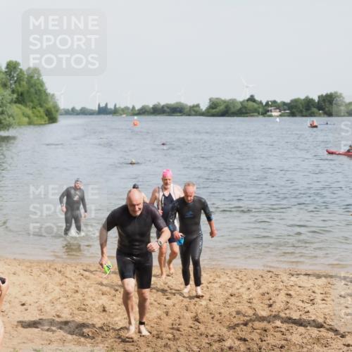 21.06.2025 - 27. Vierlanden-Triathlon MichiJ http://msf.ph/oto/8008333 15.06.2026 10:08:34 Schwimmen 380, 387, 437, 454, 469 meine-sportfotos.de