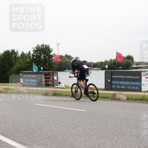 15.06.2025 - 27. Vierlanden-Triathlon H.Heesch http://msf.ph/oto/8008339 15.06.2025 10:47:26 Radfahren 83, 114, 372 meine-sportfotos.de