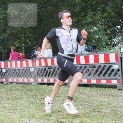 21.06.2025 - 27. Vierlanden-Triathlon KatJ http://msf.ph/oto/8008341 15.06.2025 13:02:18 Ziel 73, 727, 755, 1029, 1030, 1031, 1033 meine-sportfotos.de