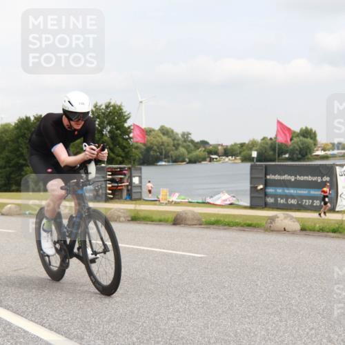 21.06.2025 - 27. Vierlanden-Triathlon H.Heesch http://msf.ph/oto/8008345 15.06.2025 12:15:31 Radfahren 688, 746, 924, 1044, 1045, 1046, 1047, 1048 meine-sportfotos.de
