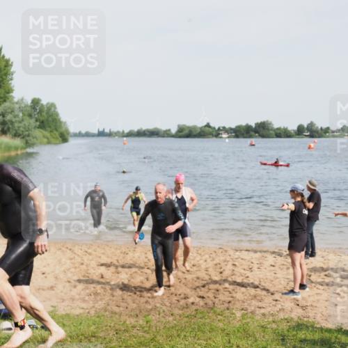 21.06.2025 - 27. Vierlanden-Triathlon MichiJ http://msf.ph/oto/8008352 15.06.2026 10:08:35 Schwimmen 380, 387, 437, 454, 469 meine-sportfotos.de