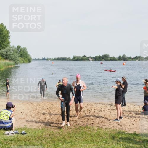 21.06.2025 - 27. Vierlanden-Triathlon MichiJ http://msf.ph/oto/8008363 15.06.2026 10:08:36 Schwimmen 380, 387, 437, 454, 469 meine-sportfotos.de