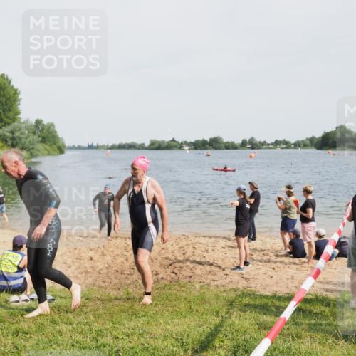 21.06.2025 - 27. Vierlanden-Triathlon MichiJ http://msf.ph/oto/8008378 15.06.2026 10:08:38 Schwimmen 380, 387, 437, 454, 469 meine-sportfotos.de