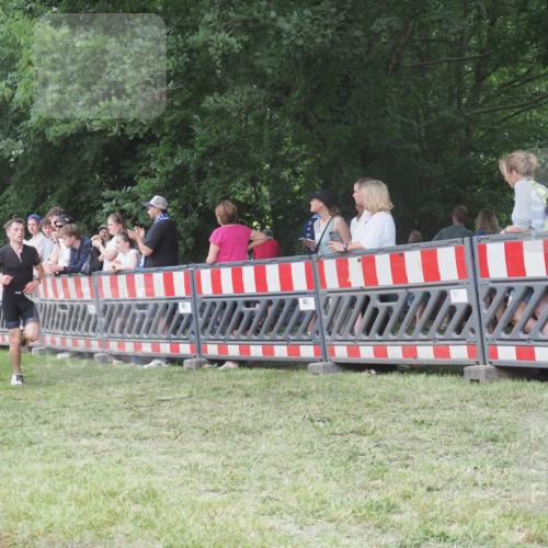 21.06.2025 - 27. Vierlanden-Triathlon KatJ http://msf.ph/oto/8008389 15.06.2025 13:02:20 Ziel 73, 727, 1029, 1030, 1031, 1033 meine-sportfotos.de