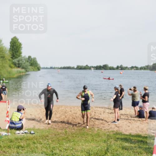21.06.2025 - 27. Vierlanden-Triathlon MichiJ http://msf.ph/oto/8008405 15.06.2026 10:08:41 Schwimmen 380, 387, 437, 454, 469 meine-sportfotos.de