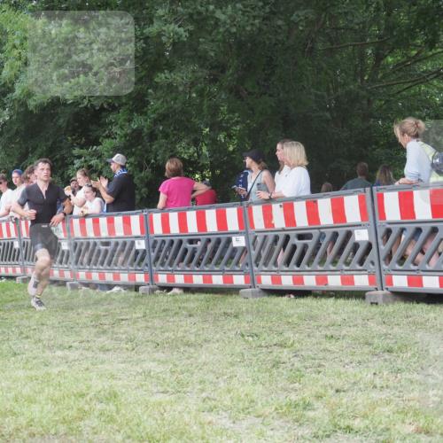 21.06.2025 - 27. Vierlanden-Triathlon KatJ http://msf.ph/oto/8008406 15.06.2025 13:02:20 Ziel 73, 727, 1029, 1030, 1031, 1033 meine-sportfotos.de
