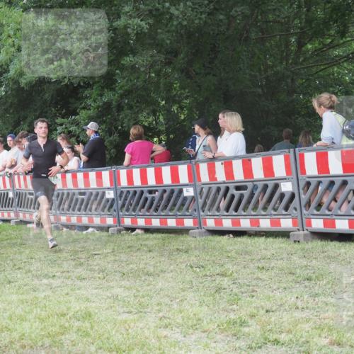 21.06.2025 - 27. Vierlanden-Triathlon KatJ http://msf.ph/oto/8008411 15.06.2025 13:02:20 Ziel 73, 727, 1029, 1030, 1031, 1033 meine-sportfotos.de
